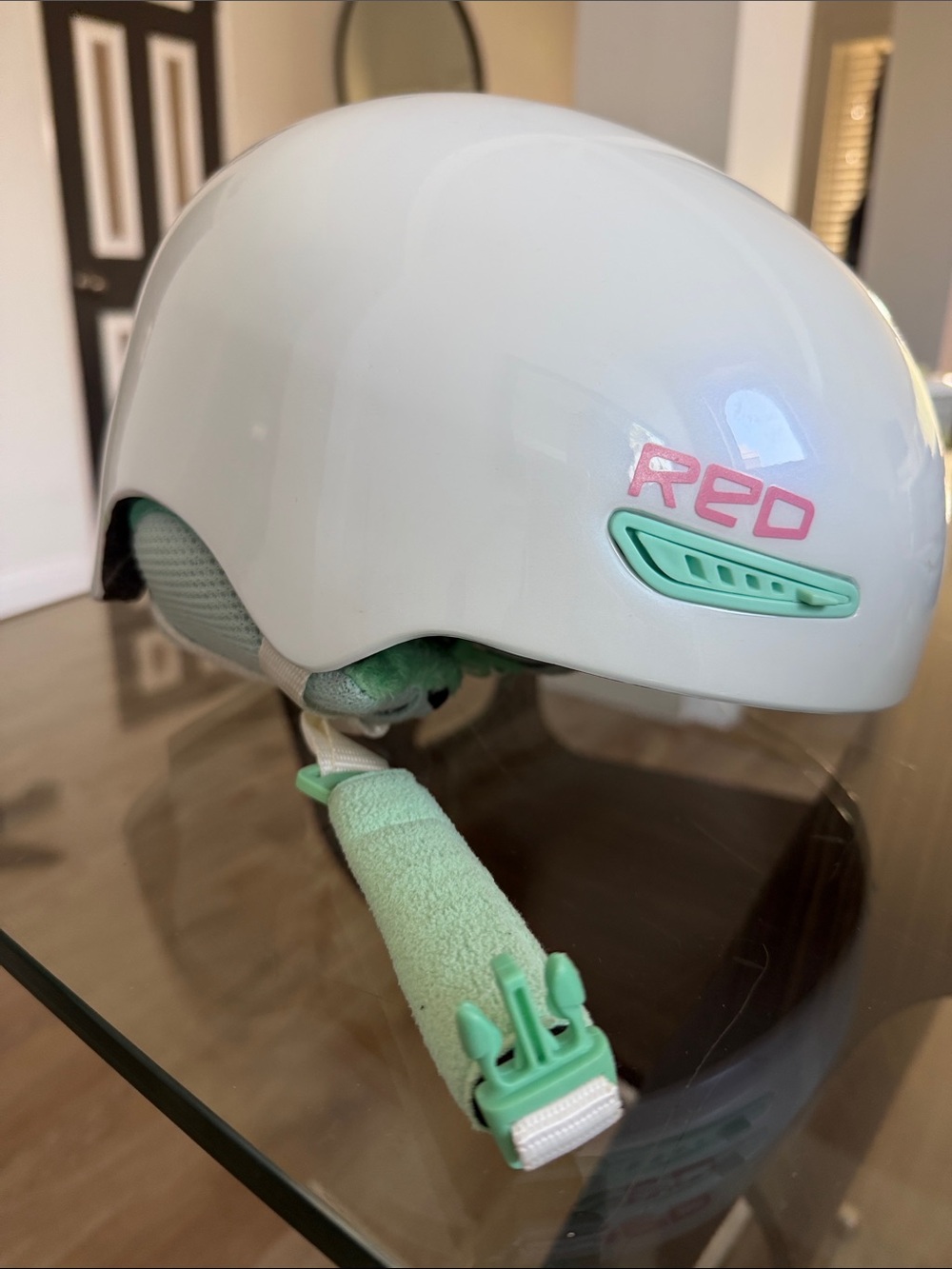 Women’s Ski / Snowboard Helmet